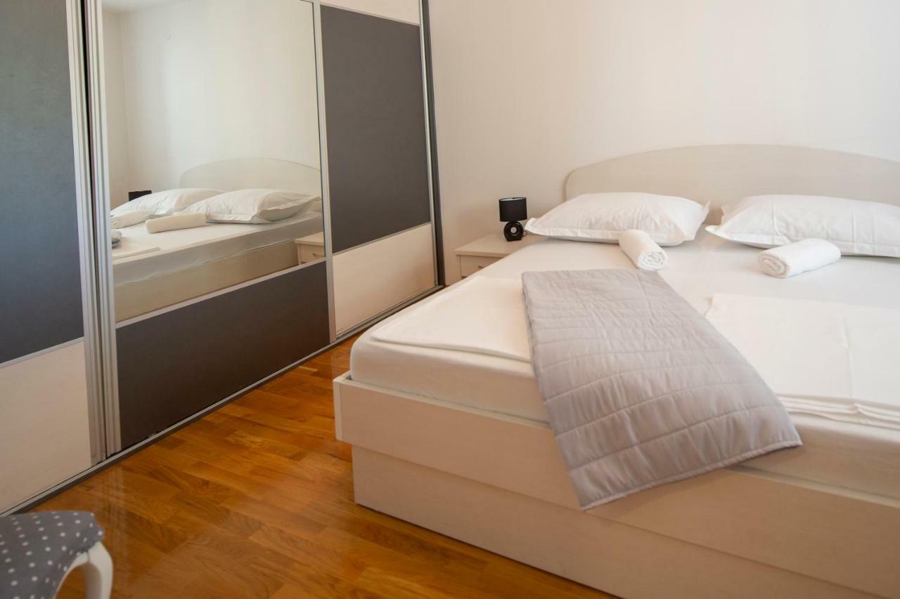 מאקרסקה Apartman Pjero 3+2 מראה חיצוני תמונה